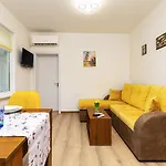 Modern 1br With Private Garage Near Mall Plovdiv, Pulmed And Rowing Canal Apartament