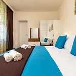 Modern 1br With Private Garage Near Mall Plovdiv, Pulmed And Rowing Canal Apartament *