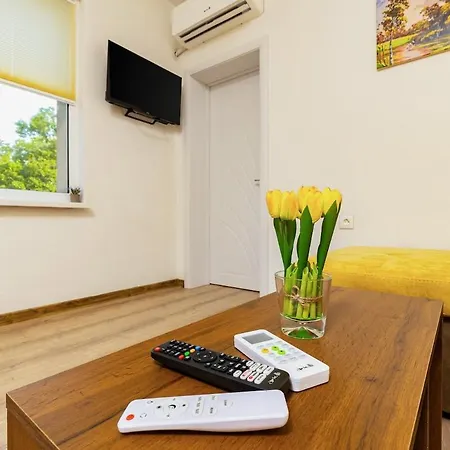 Modern 1br With Private Garage Near Mall Plovdiv, Pulmed And Rowing Canal Apartment