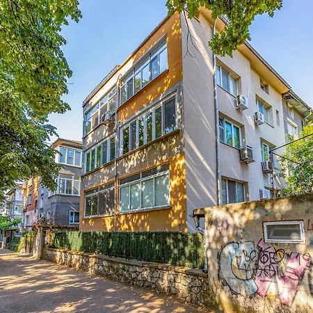 Apartment Modern 1br With Private Garage Near Mall Plovdiv, Pulmed And Rowing Canal