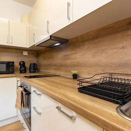 Apartament Modern 1br With Private Garage Near Mall Plovdiv, Pulmed And Rowing Canal *