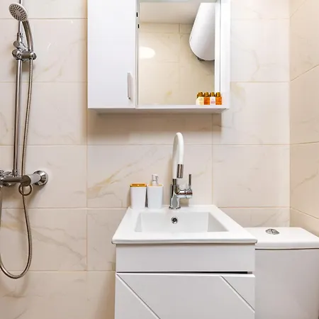 Modern 1br With Private Garage Near Mall Plovdiv, Pulmed And Rowing Canal Apartament