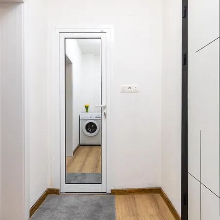 Apartament Modern 1br With Private Garage Near Mall Plovdiv, Pulmed And Rowing Canal Płowdiw