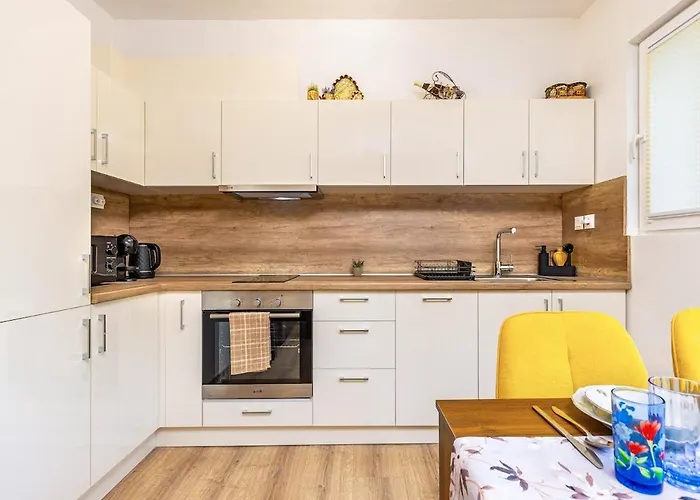 Apartment Modern 1br With Private Garage Near Mall Plovdiv, Pulmed And Rowing Canal *