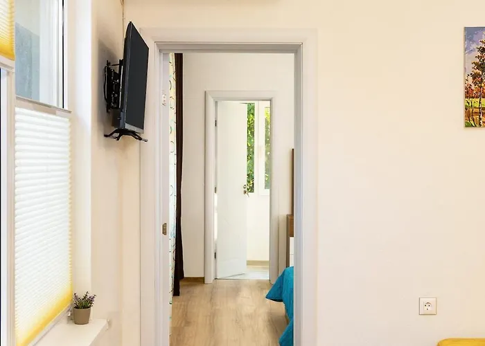 Appartement Modern 1br With Private Garage Near Mall Plovdiv, Pulmed And Rowing Canal