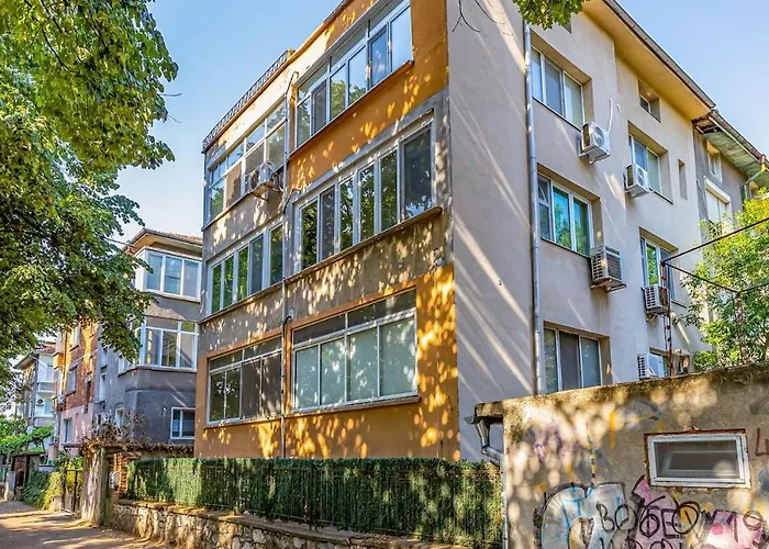 Apartment Modern 1br With Private Garage Near Mall Plovdiv, Pulmed And Rowing Canal