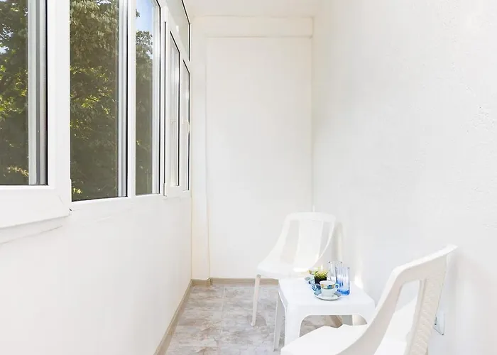 Modern 1br With Private Garage Near Mall Plovdiv, Pulmed And Rowing Canal Apartment Plowdiw