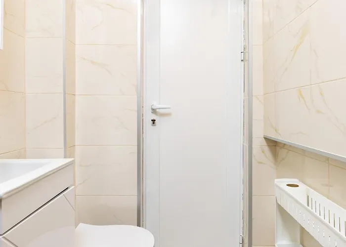 Apartment Modern 1br With Private Garage Near Mall Plovdiv, Pulmed And Rowing Canal Plowdiw